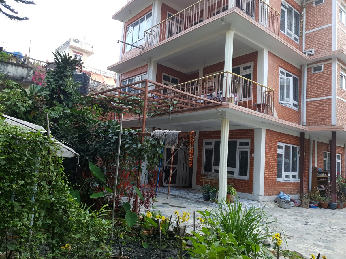 Mudita Home Stay.  Leafy, quiet, spacious place303 — photo