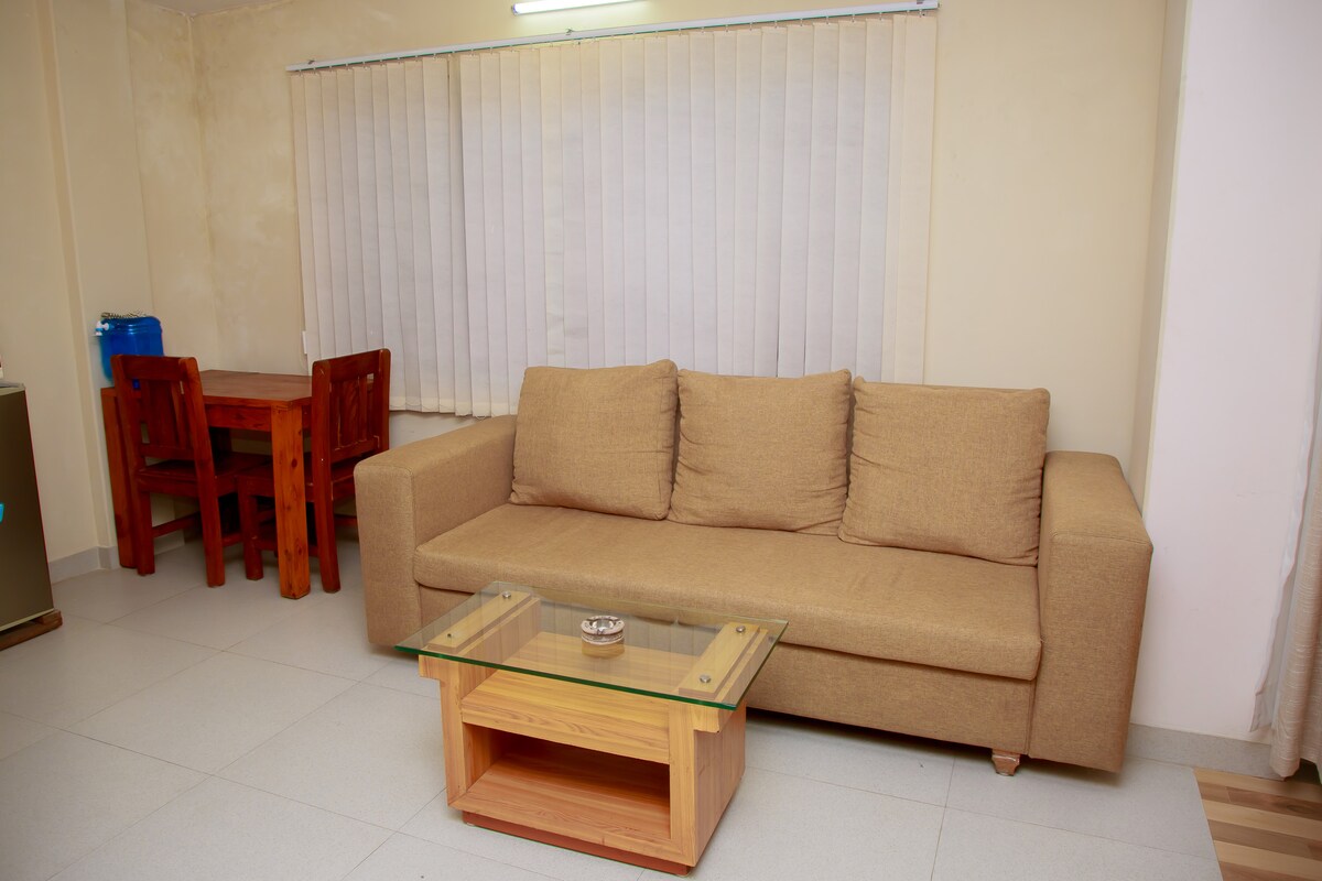 Hills and  Mountain View Studio — photo