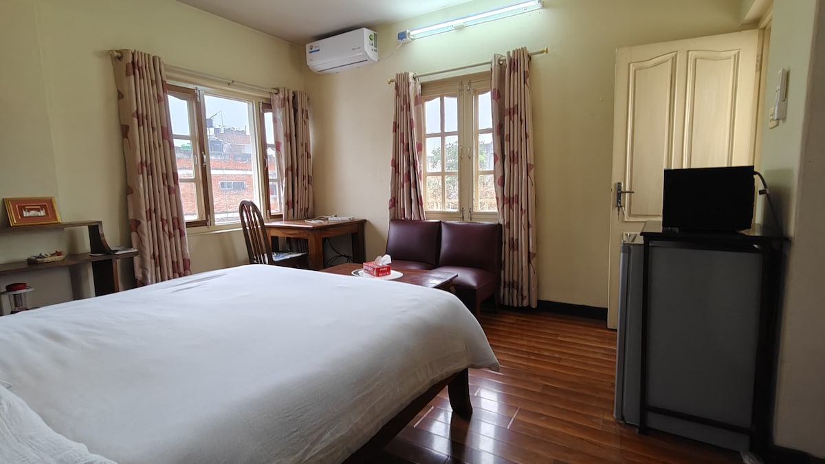Rooftop Studio (5 min  to Kathmandu Durbar Square)