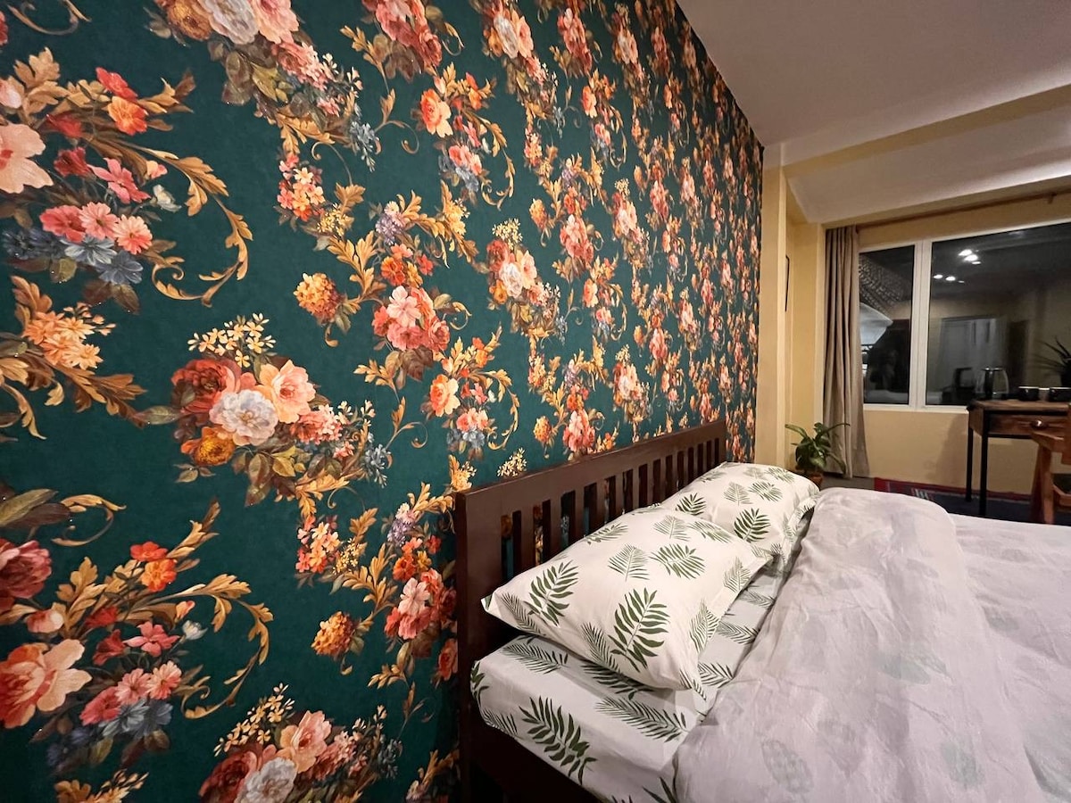 Big Blue room by Bouddha — photo