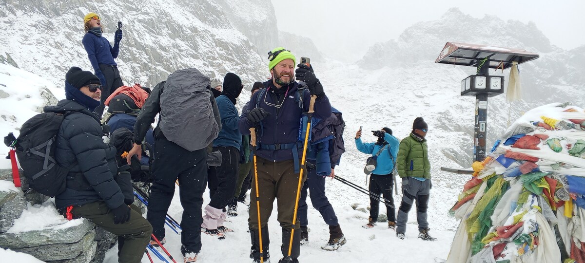 trekkaing and climbing guide — photo