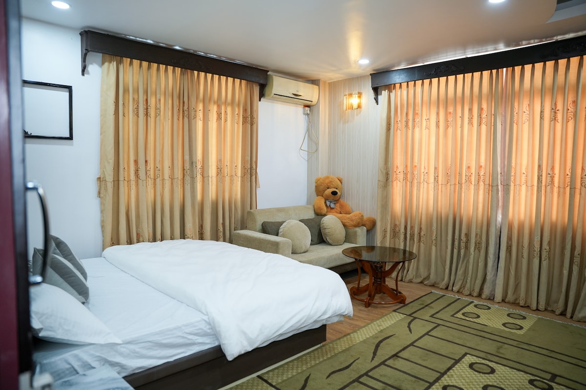 Luxury 2BR | Jacuzzi + Balcony | Near Thamel