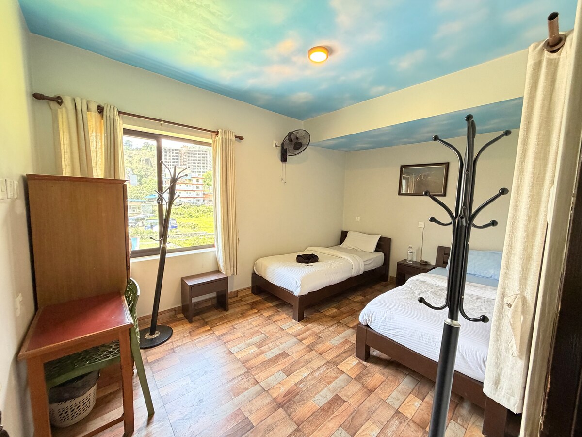Budget Twin Room in Lakeside Pokhara — photo