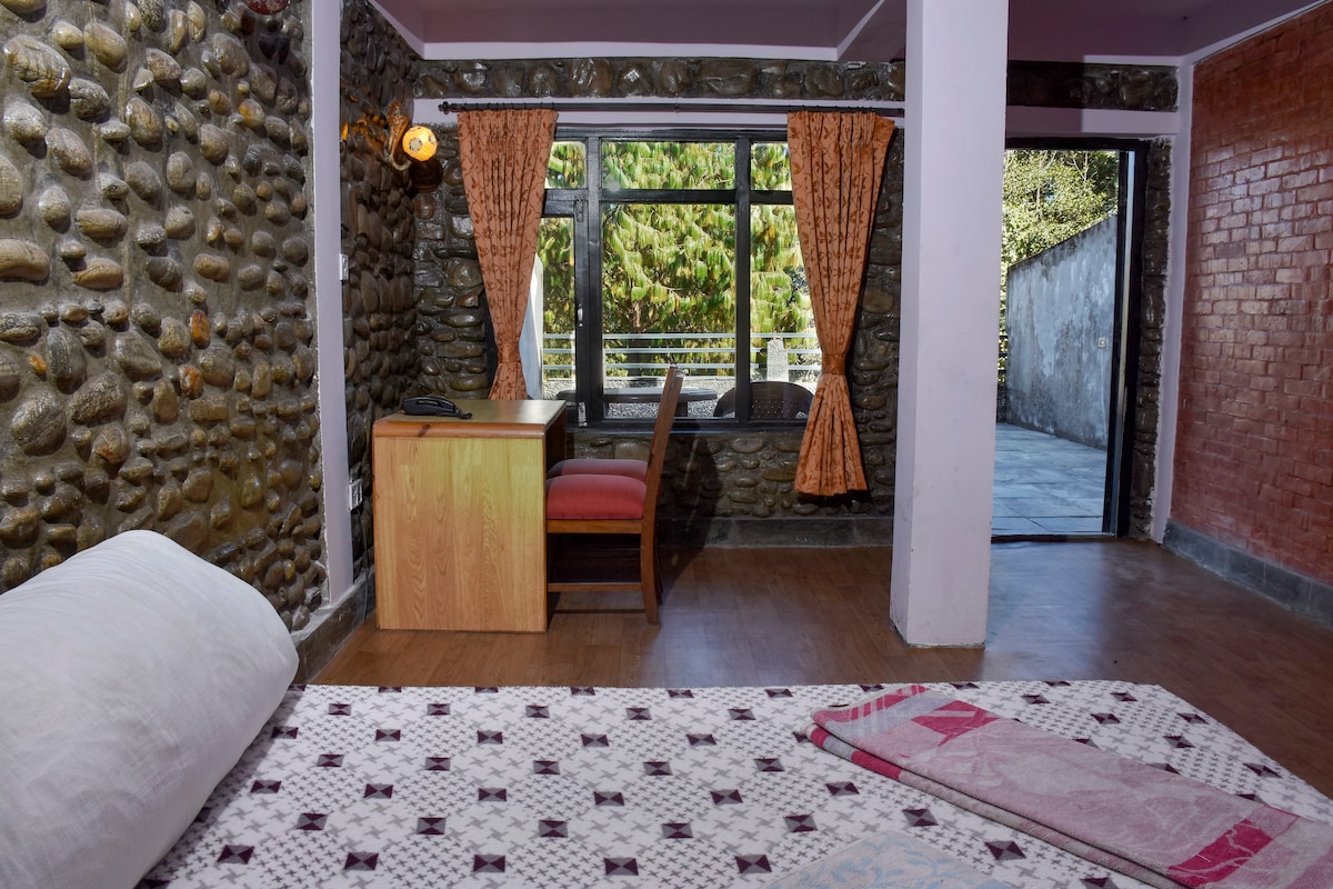 Nature Inspired Room at Nagarkot, Peaceful Cottage — photo