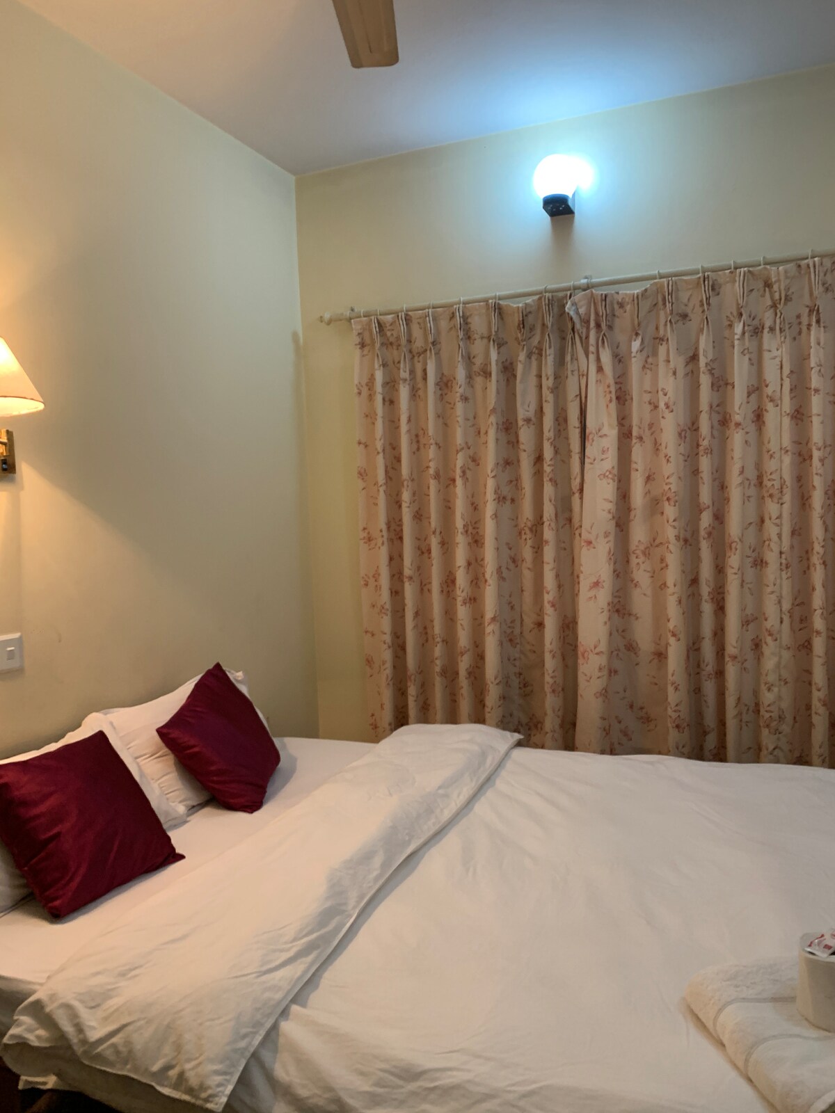 Clean and safe room at lakeside — photo