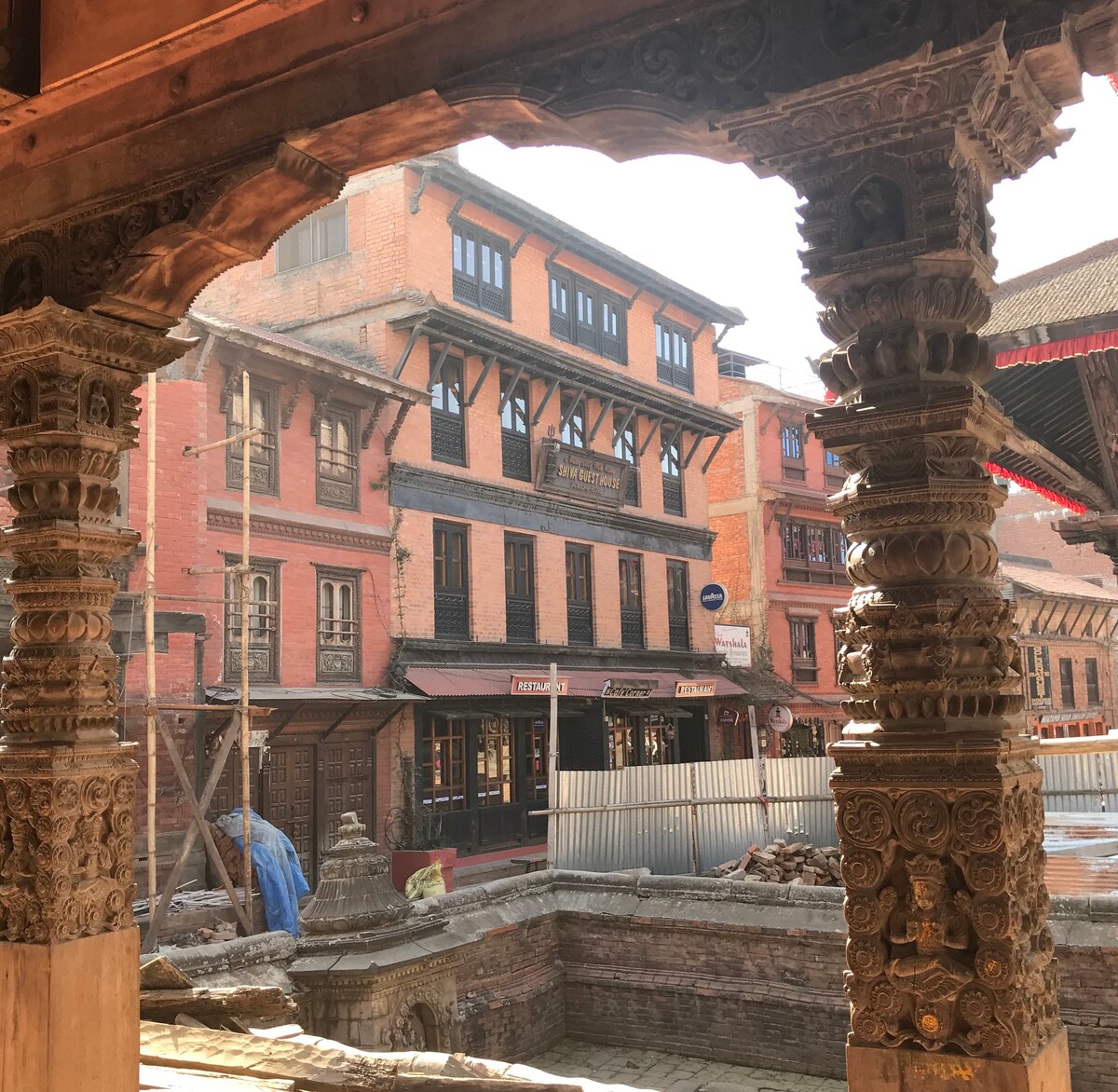 Budget twin bed Room with Share Bathroom — photo