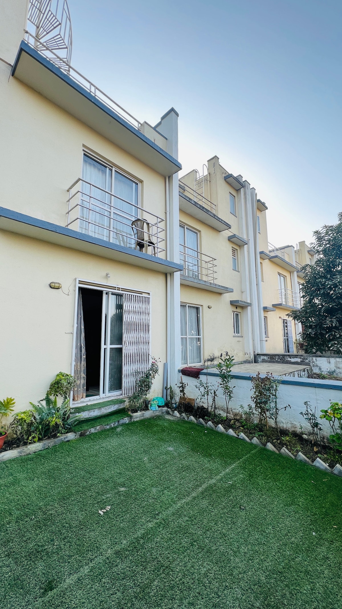 Fully furnished semi bungalow — photo