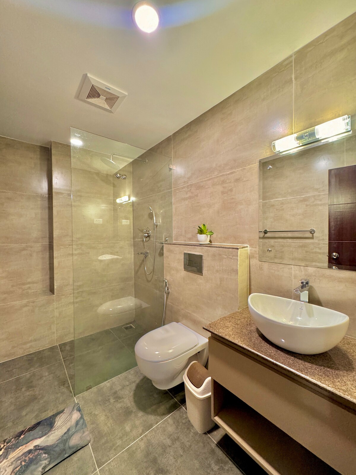 1 Bedroom Apartment in Lazimpat — photo