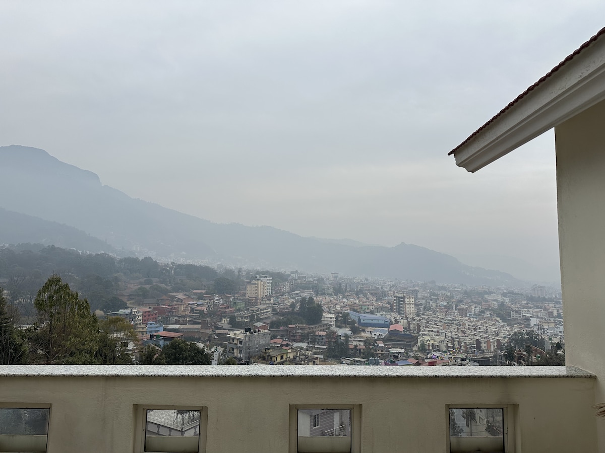 Enjoy the Mountain View with good hiking trails