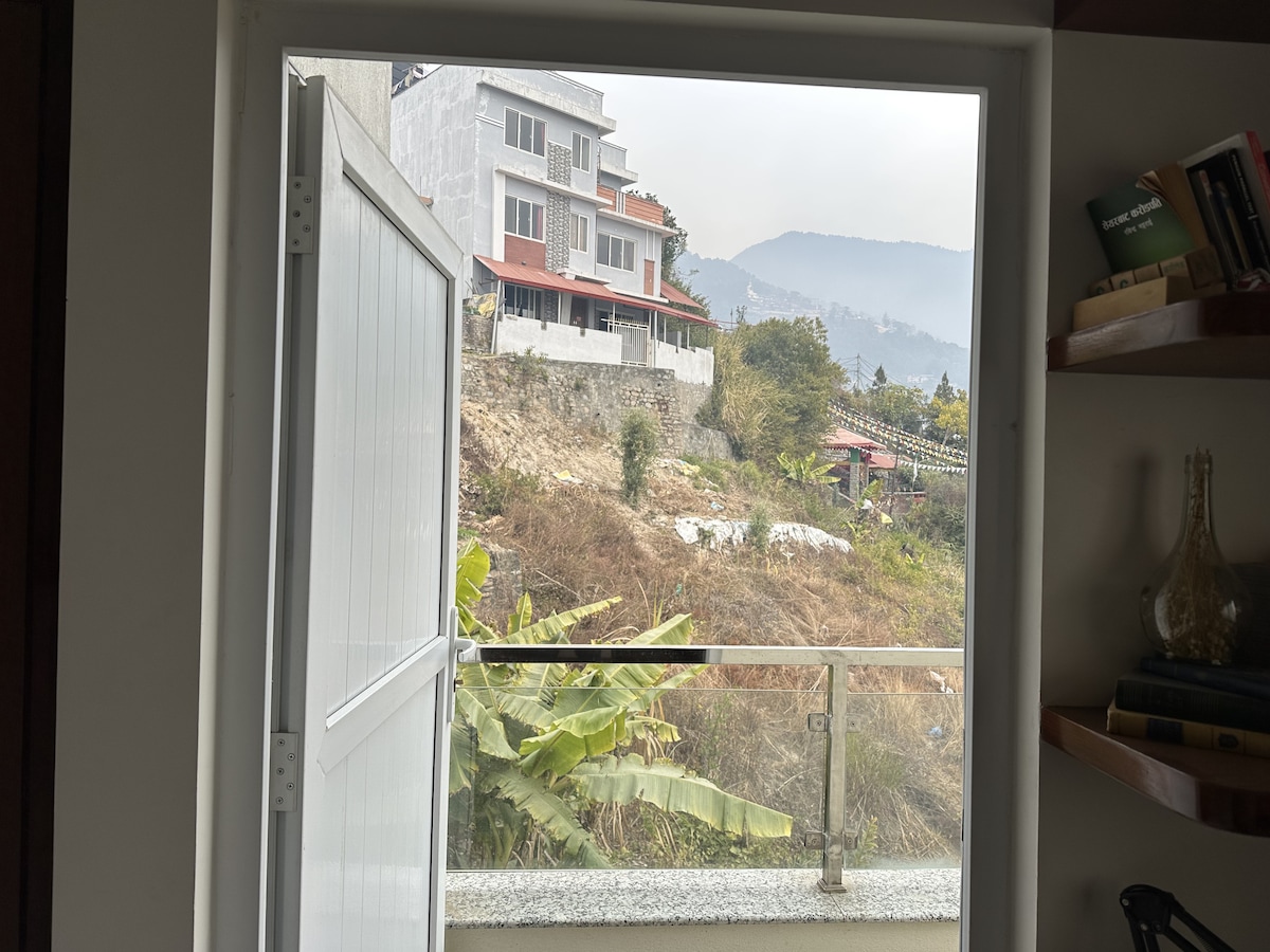 Enjoy the Mountain View with good hiking trails — photo