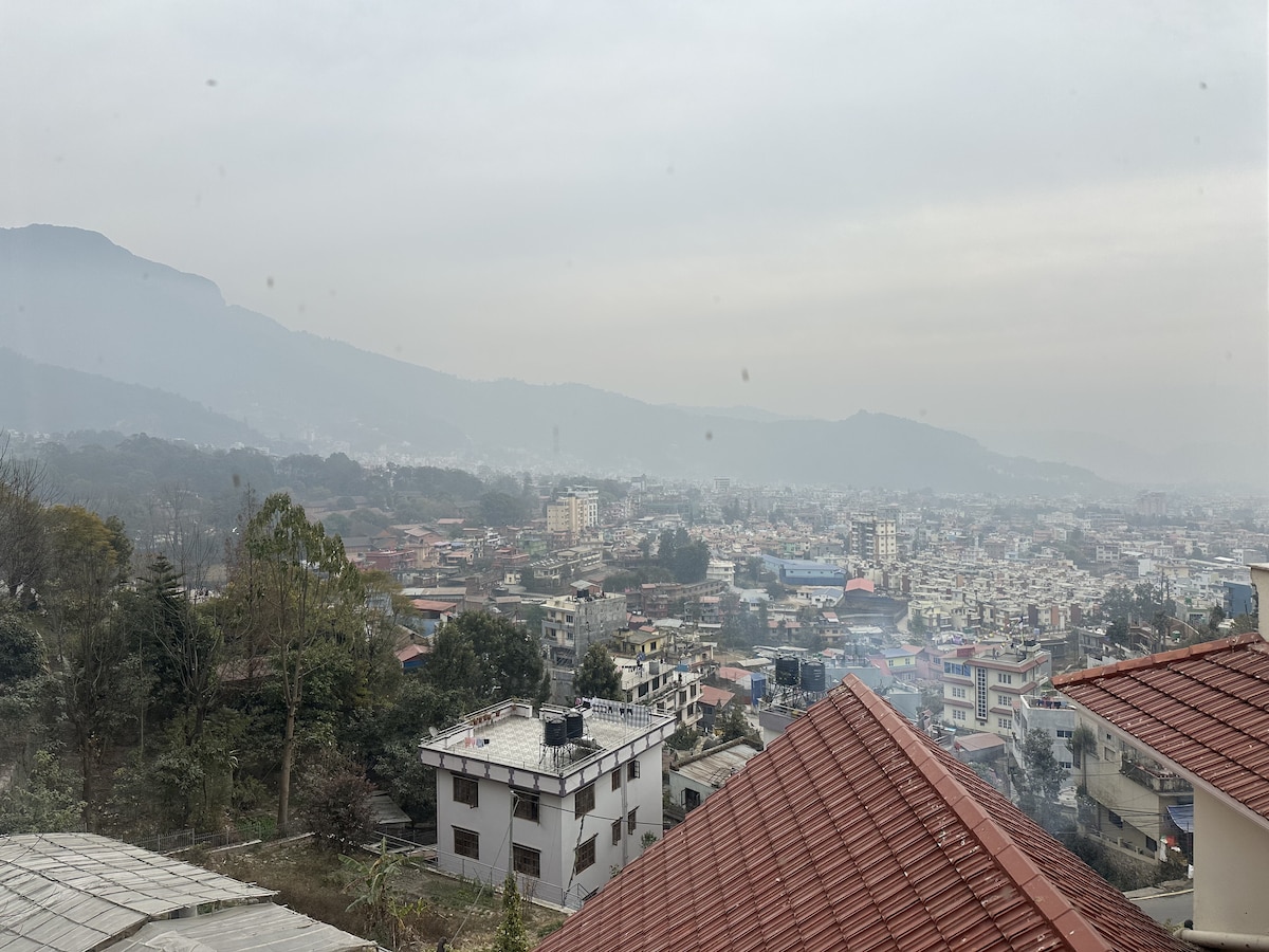 Enjoy the Mountain View with good hiking trails — photo