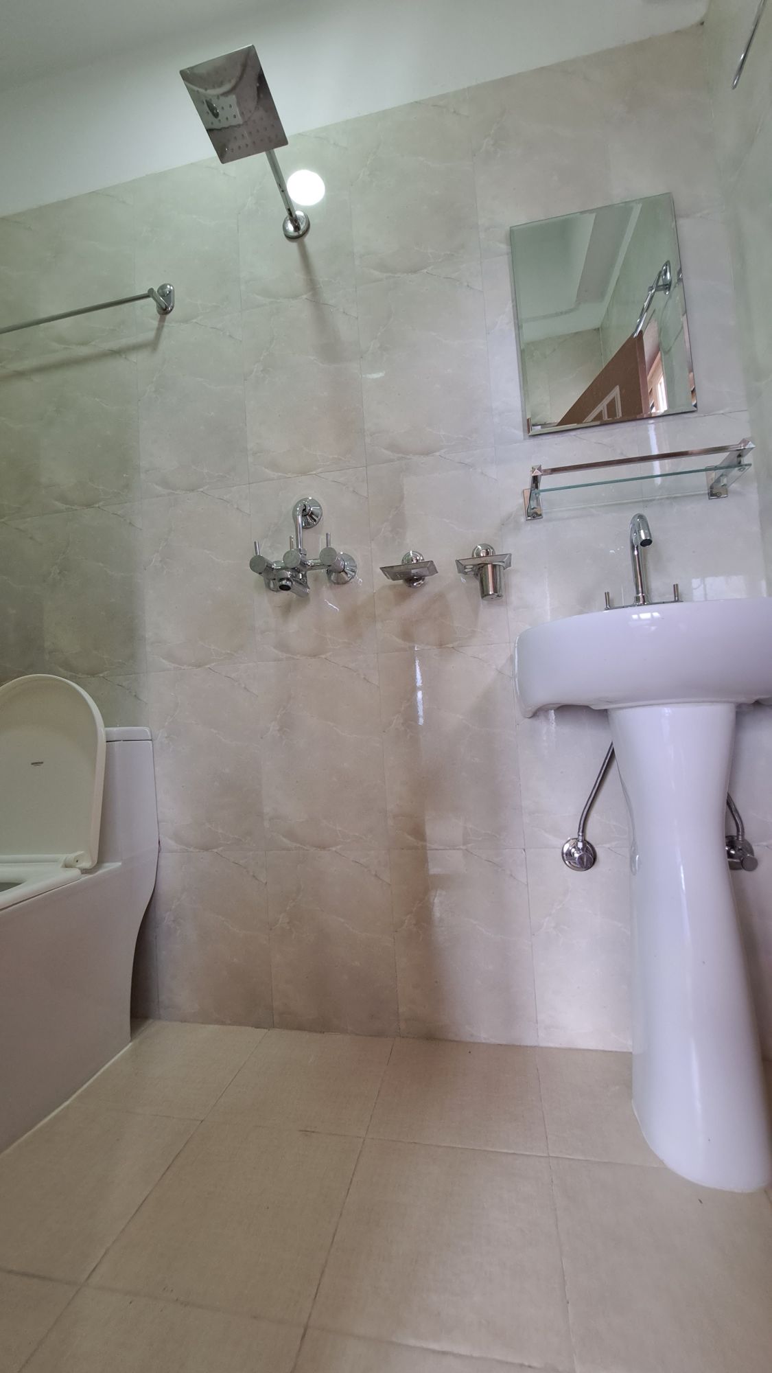 Himalayan hidden treasure 
room 1 — photo