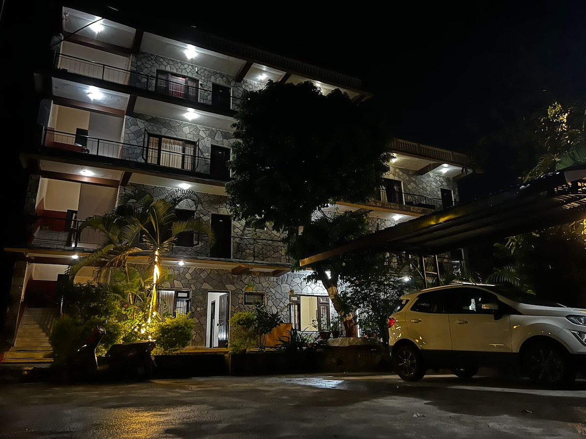 A quaint, modest & safe studio suite on Lakeside — photo