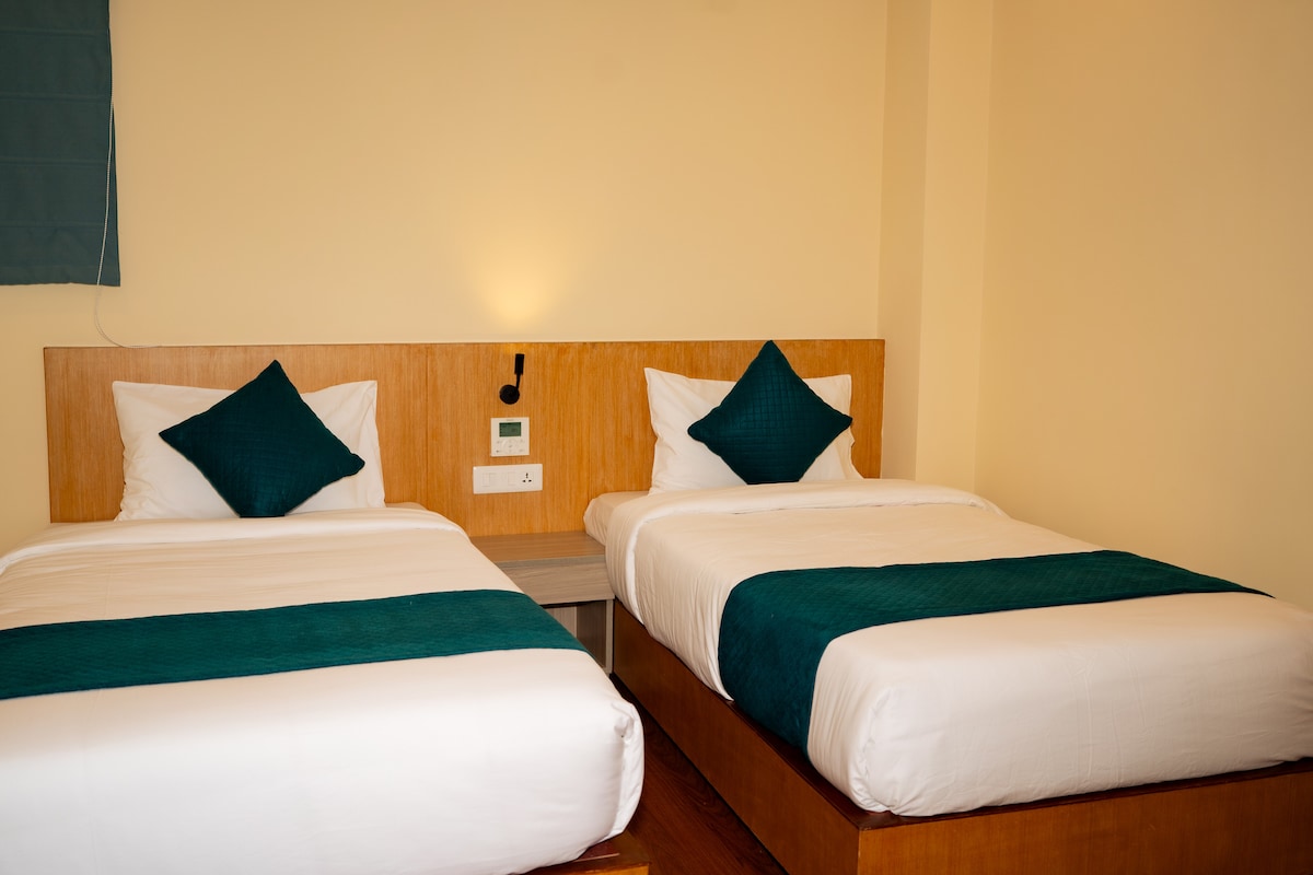 Standard Triple - Marlo Hotels