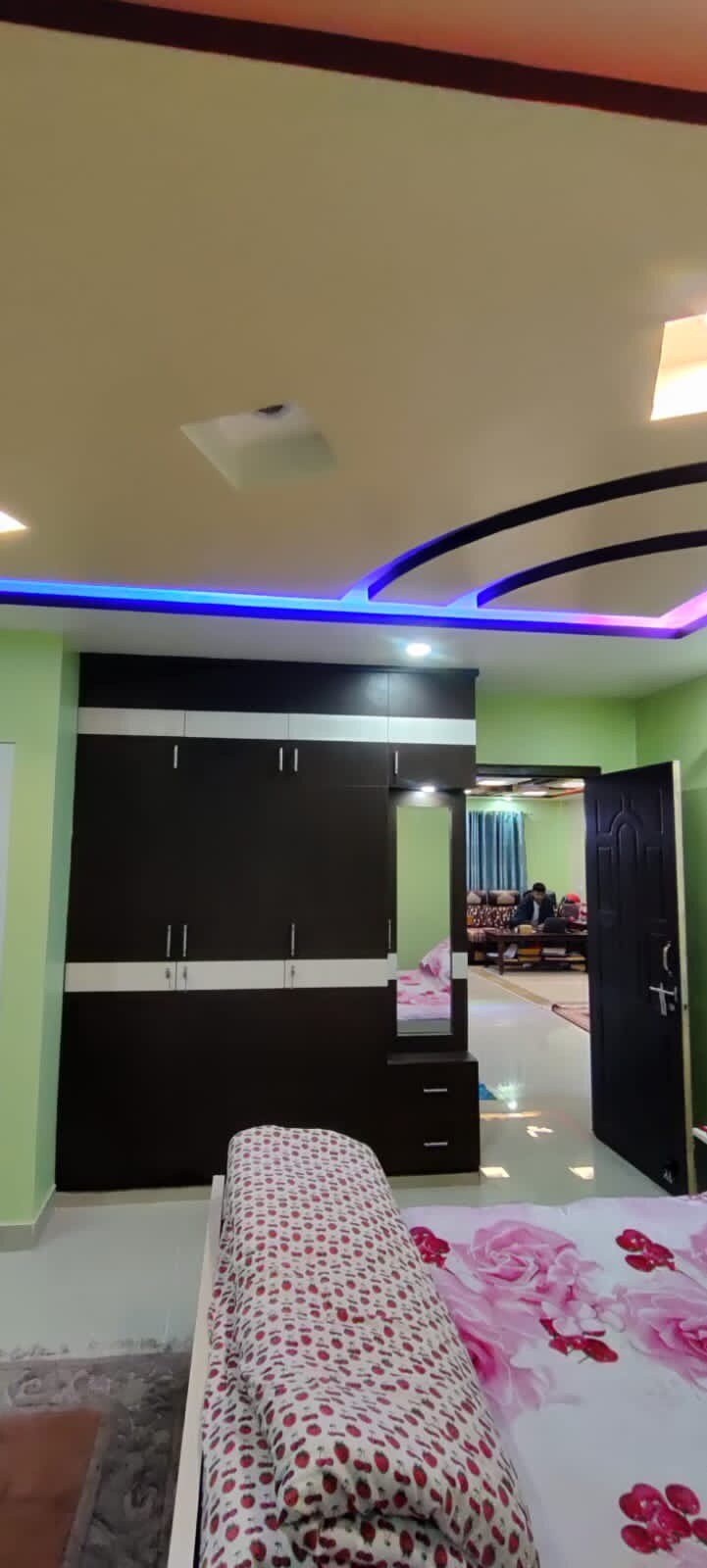 Giri Niwas — photo