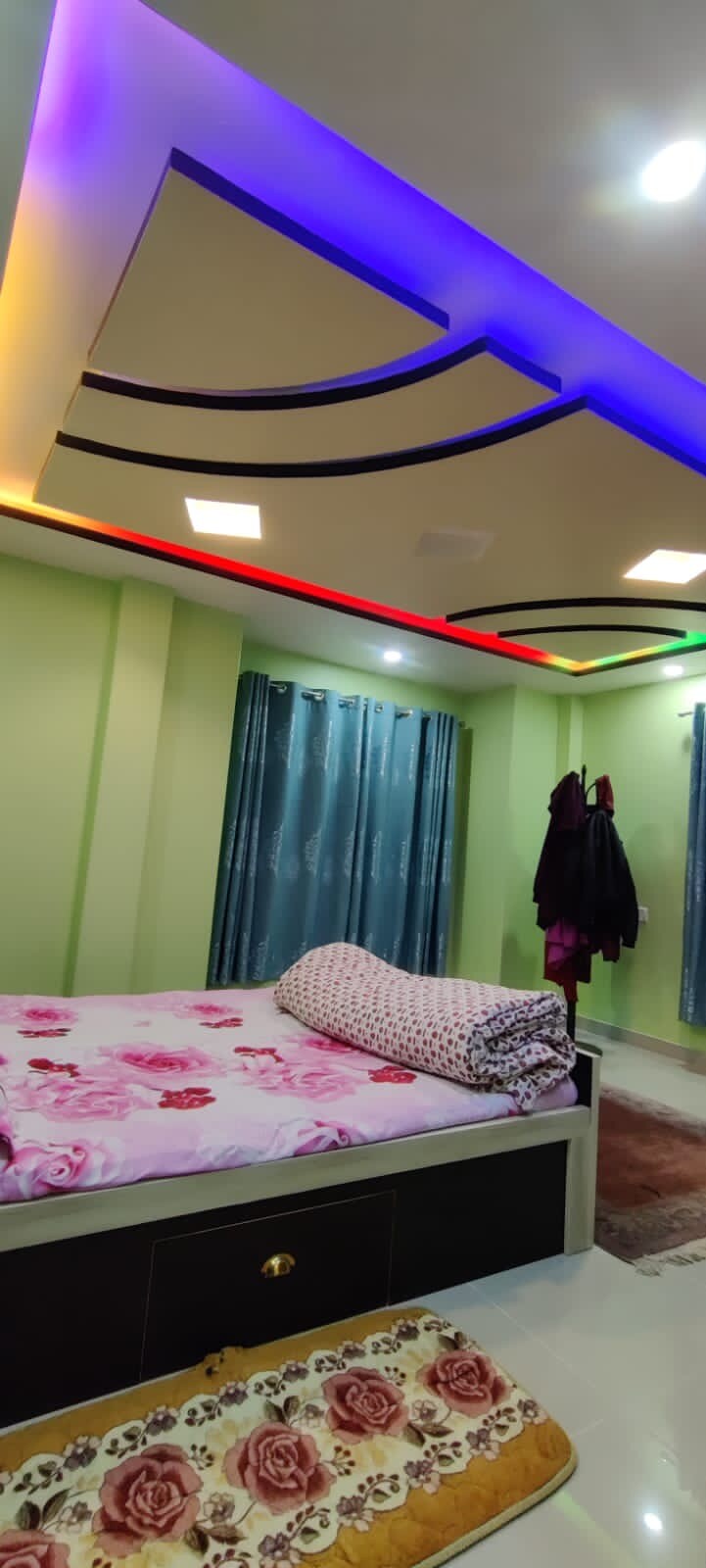 Giri Niwas — photo