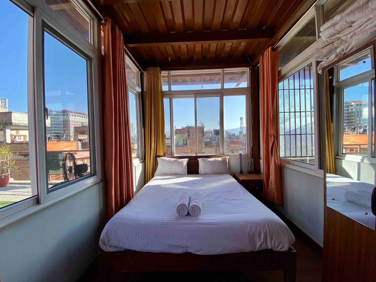 Amazing room with patio & awesome views in Thamel — photo