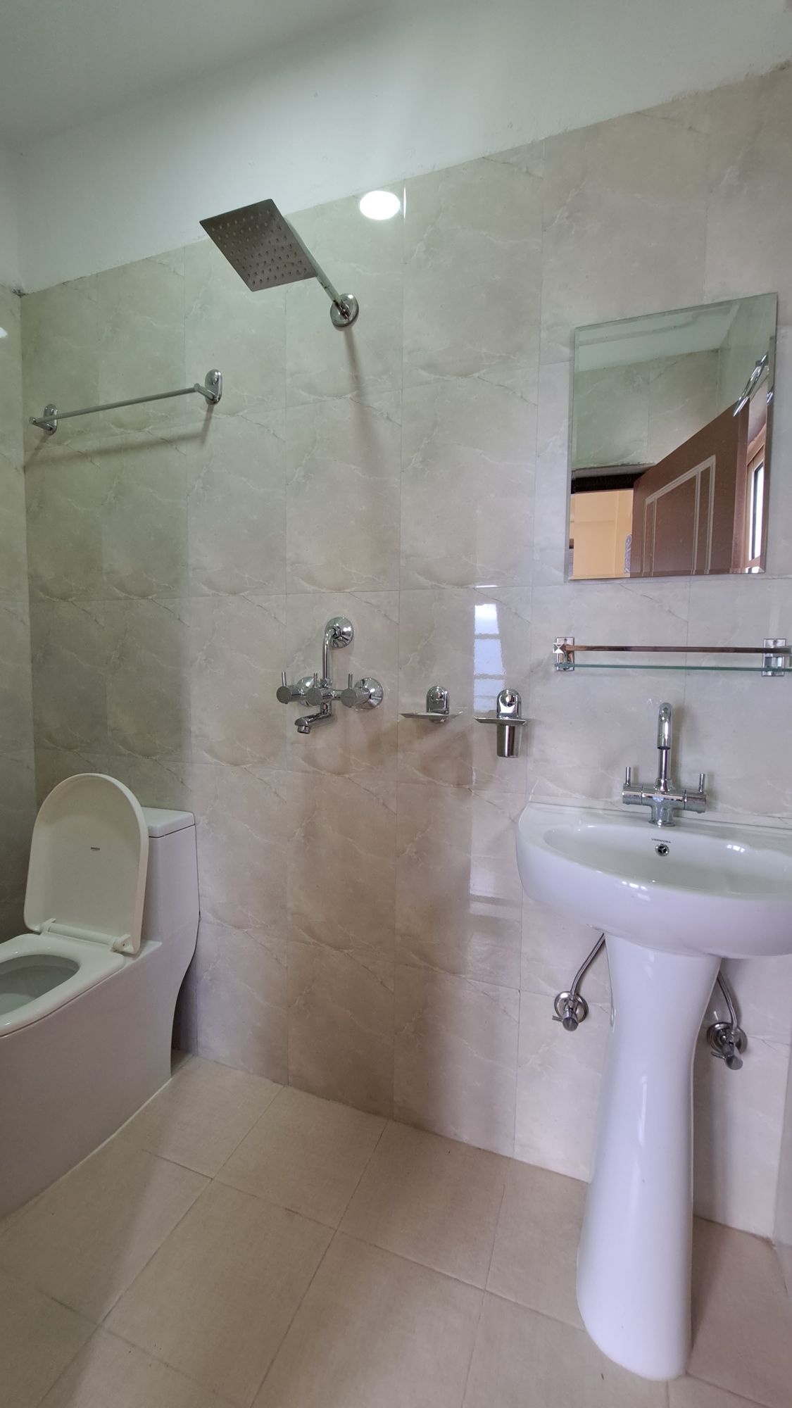 himalayan hidden treasure 
room4 — photo