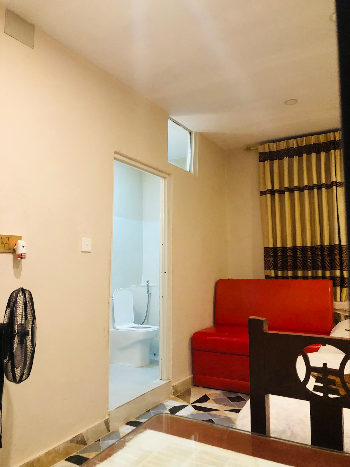 Cabin with balcony and lakeview — photo