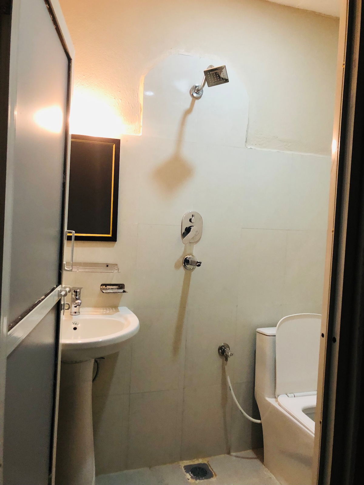 Cabin with balcony and lakeview — photo