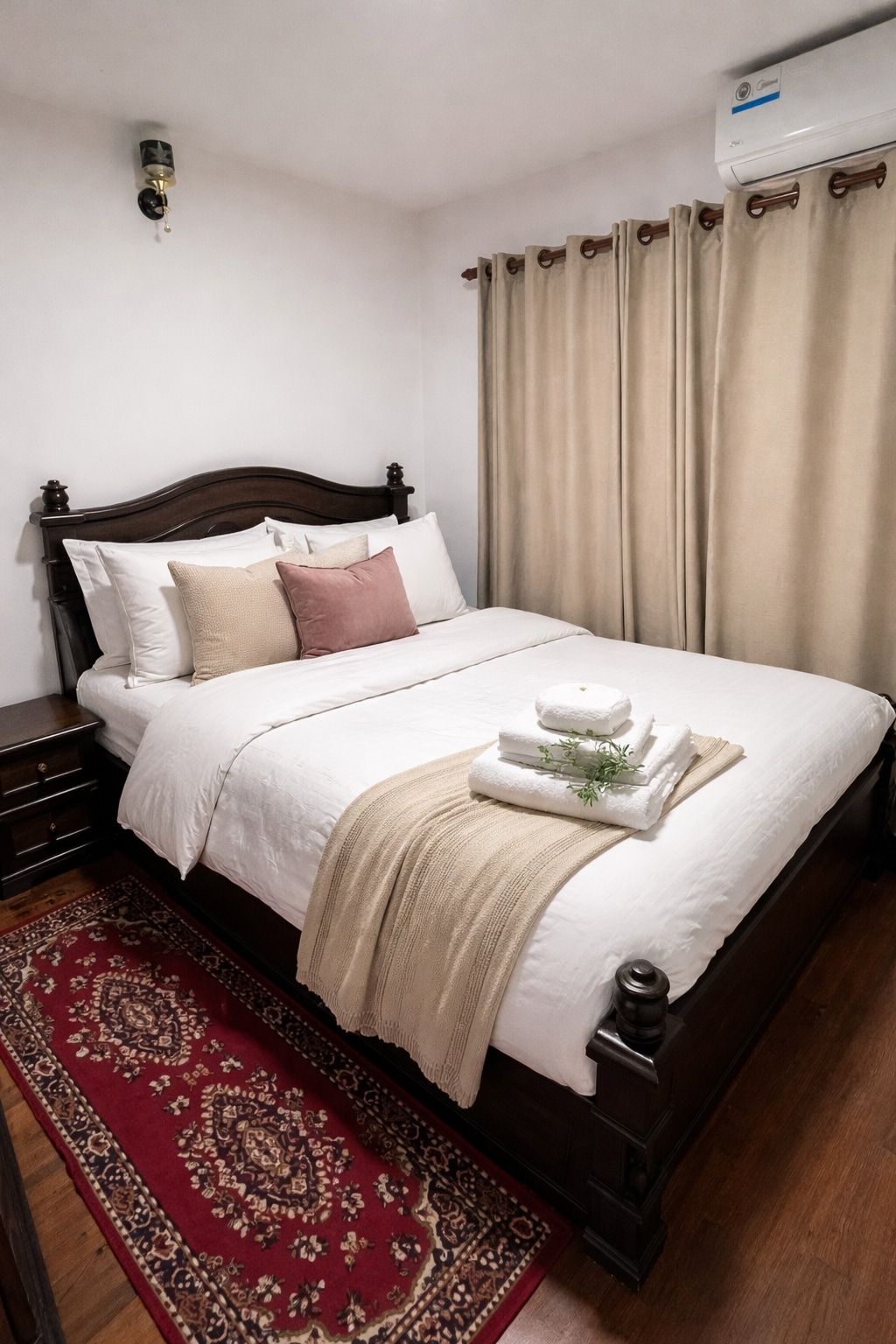 Luxury Garden Villa with Private Waterfall & BBQ — photo