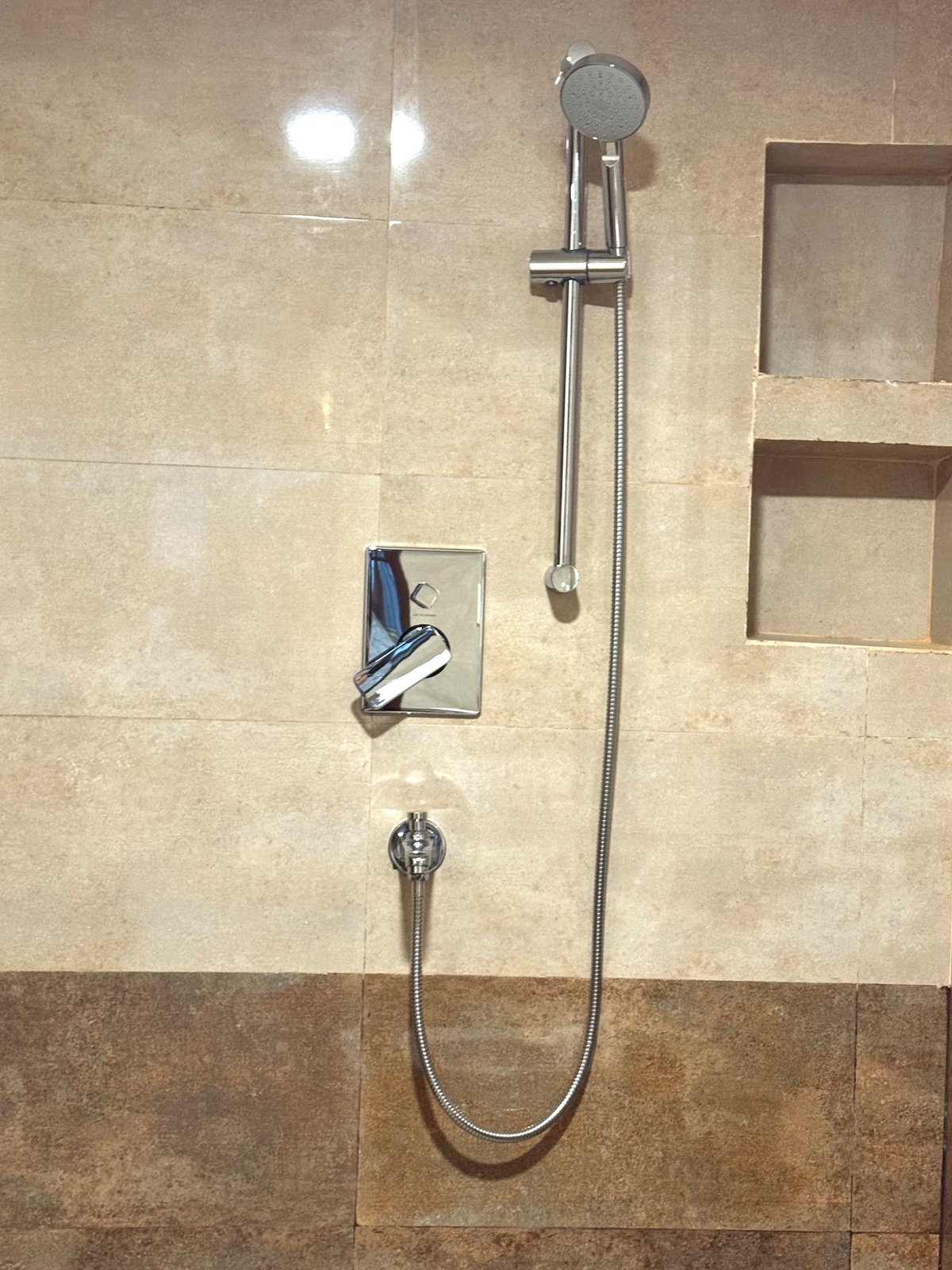 Luxury Garden Villa with Private Waterfall & BBQ — photo