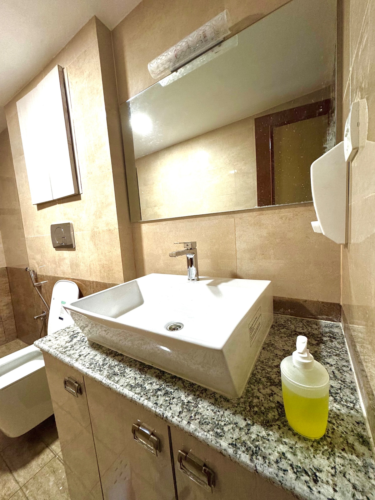 Luxury Garden Villa with Private Waterfall & BBQ — photo