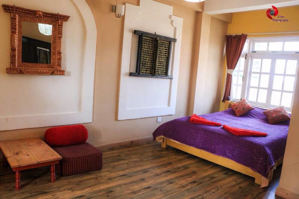 Sweet sunny studio/private balcony