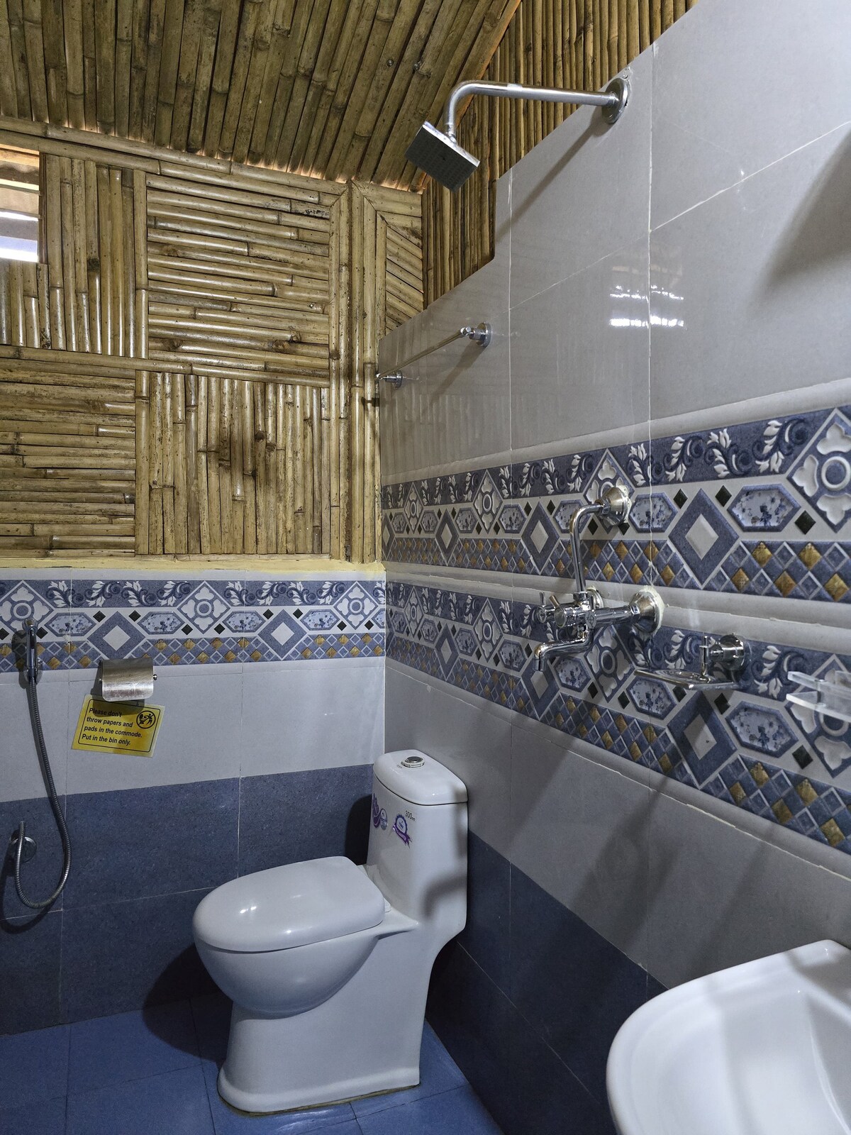 Deluxe Family Suit — photo