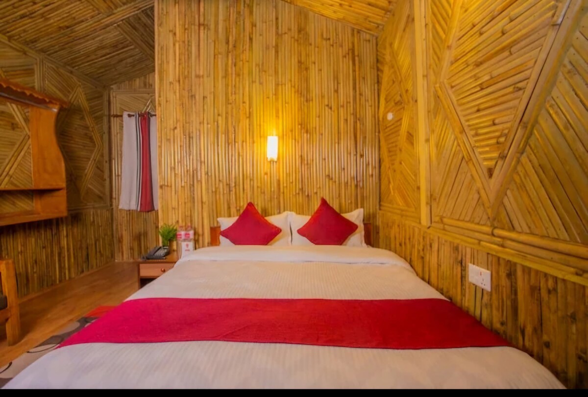 Deluxe Family Suit — photo