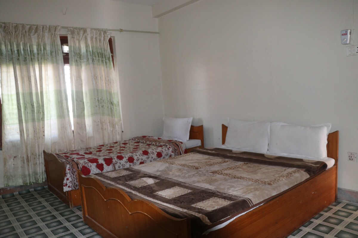 quite place in center lake side