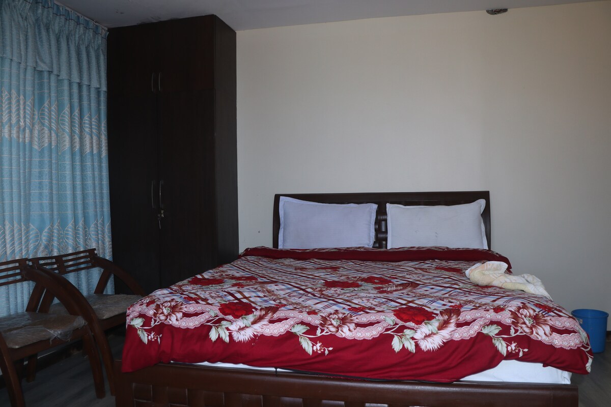 quite place in center lake side — photo