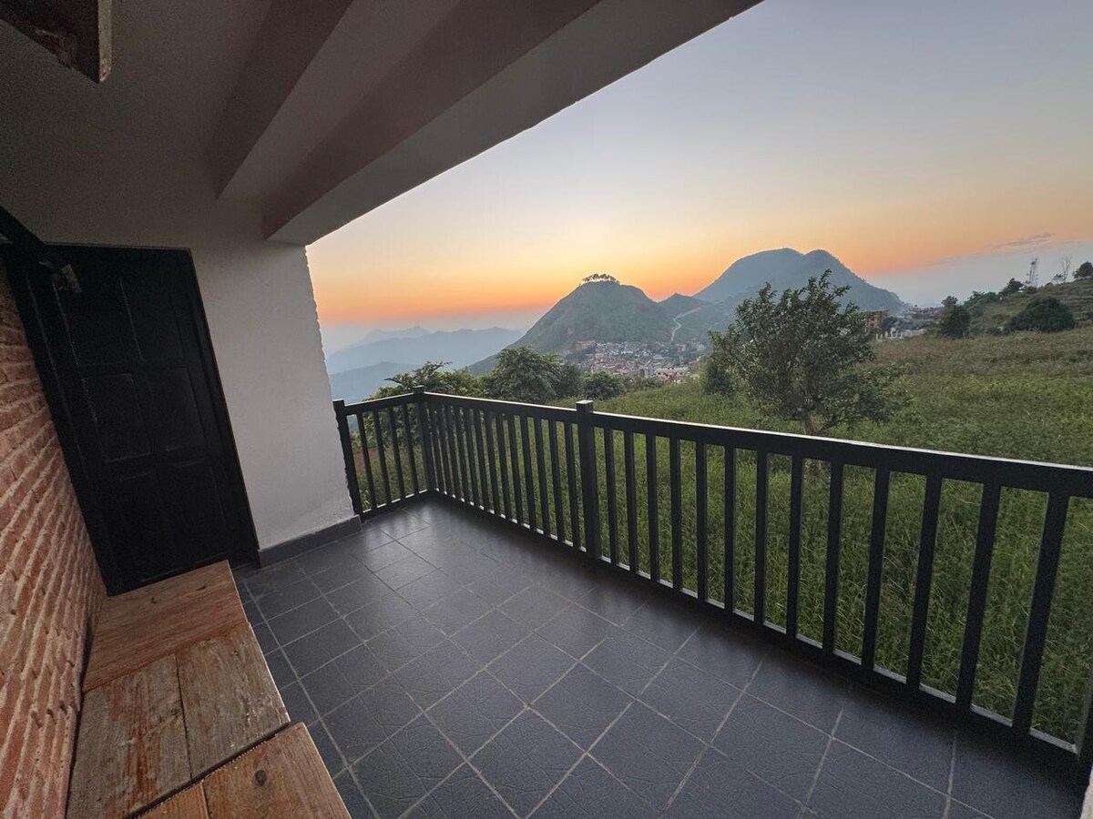 Arrive as a guests and leave like friends — photo