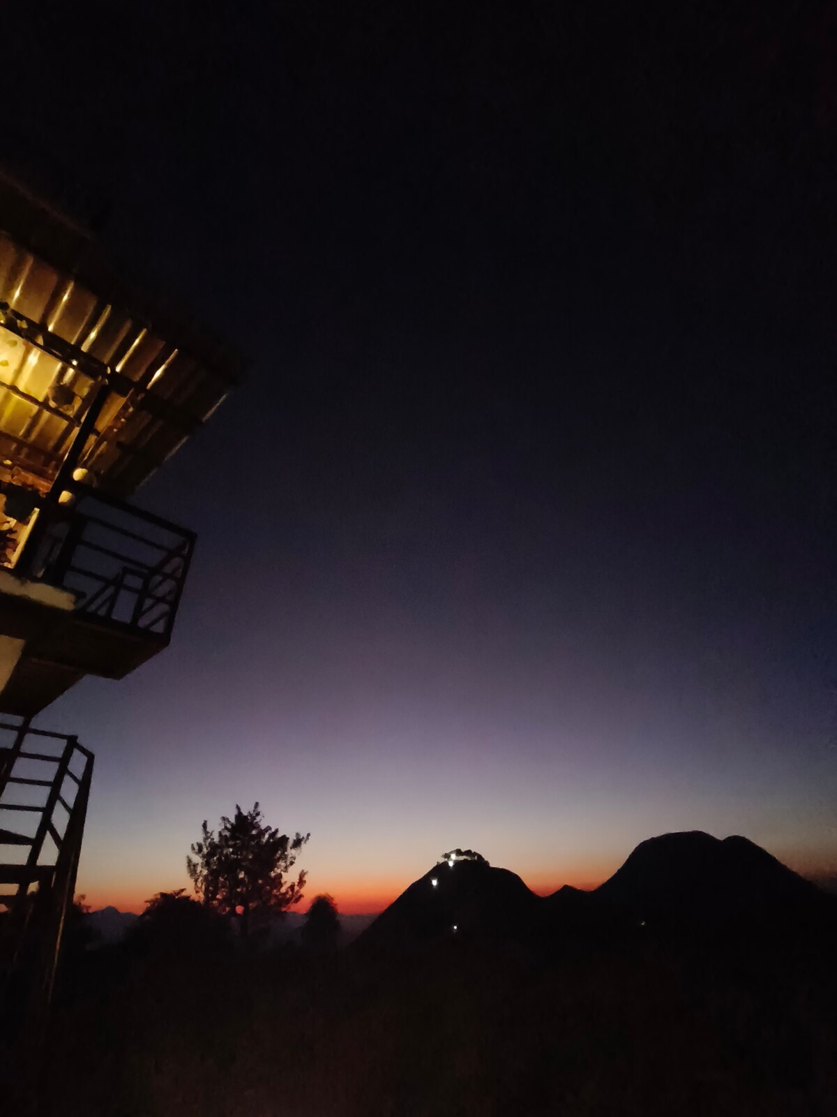 Arrive as a guests and leave like friends — photo