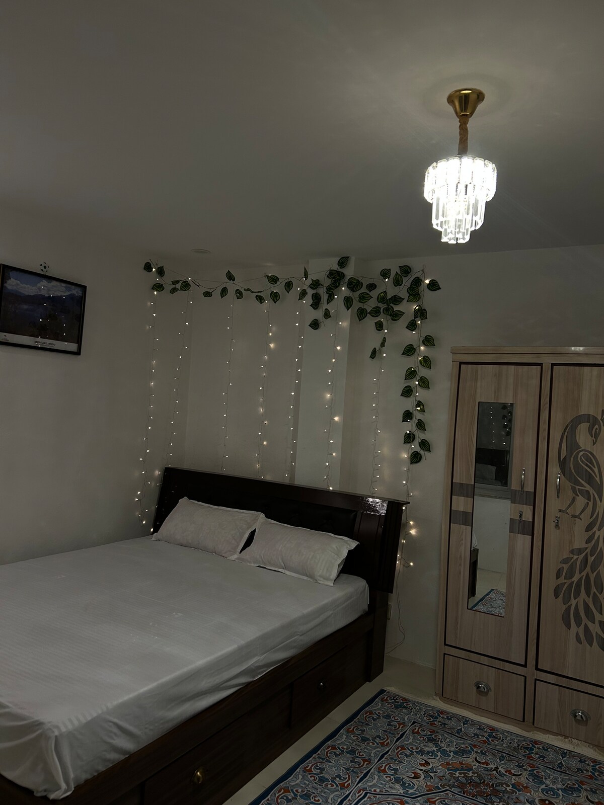 Cozy Room with Stunning Nightview Rooftop! — photo