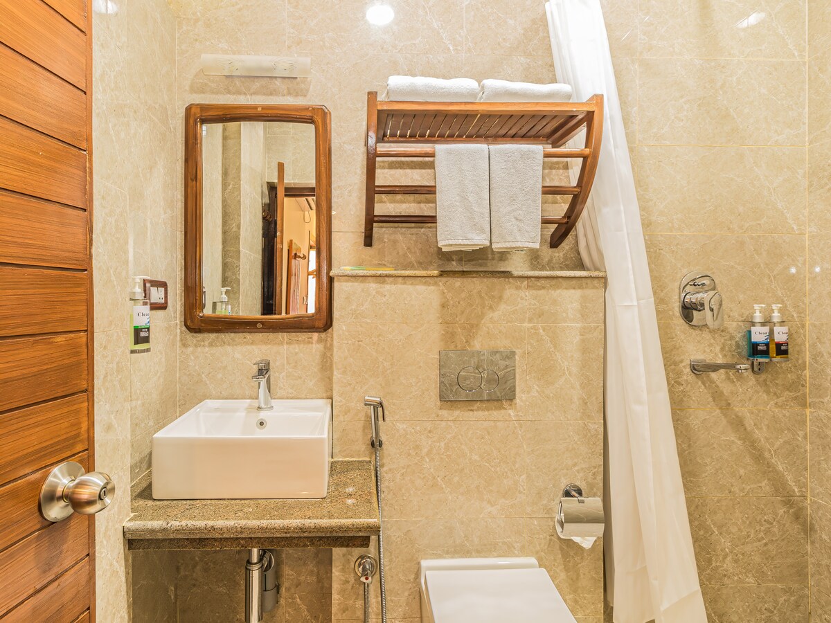 Kasturi Superior King - Munal and Mayur Resort — photo