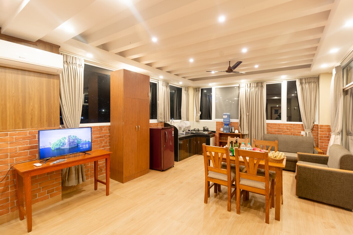 Apartment with Mountain View.