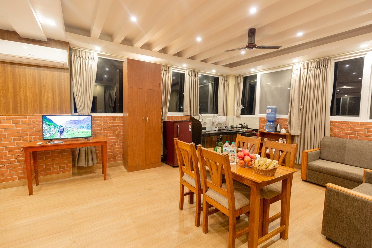 Apartment with Mountain View. — photo