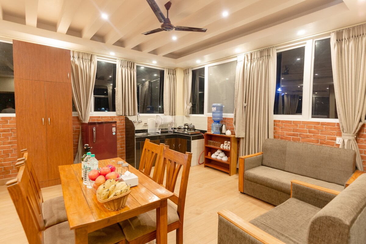 Apartment with Mountain View. — photo