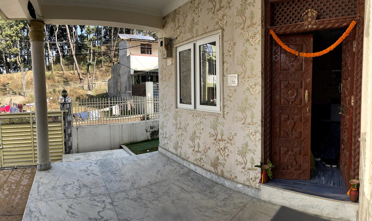 Jungle Haven: Nil Barahi Retreat — photo