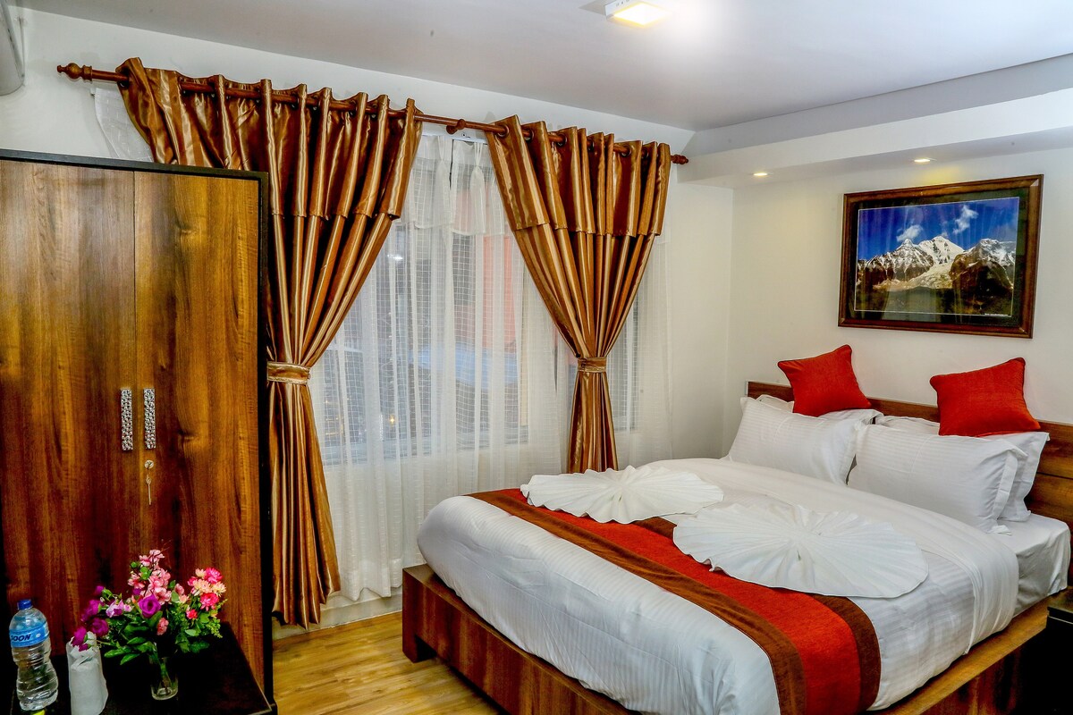Luxurious  Double bed with Breakfast @ 24$ — photo