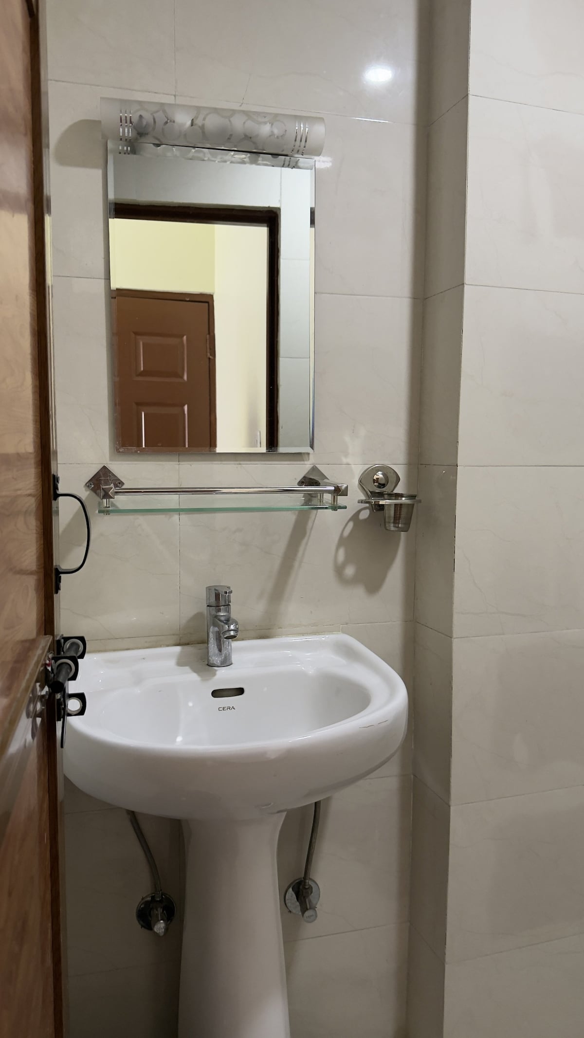 Spacious Room with Attached Bathroom — photo