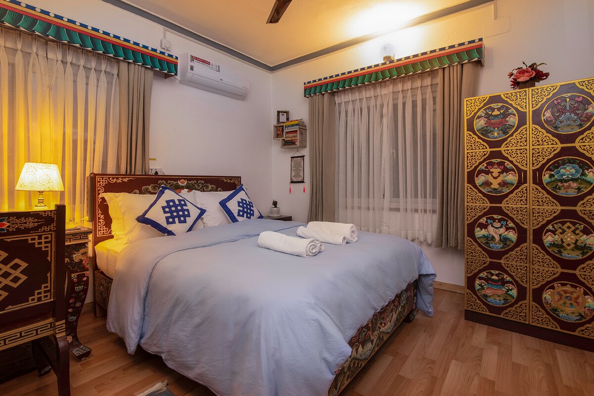 Experience Authentic Tibetan Room — photo