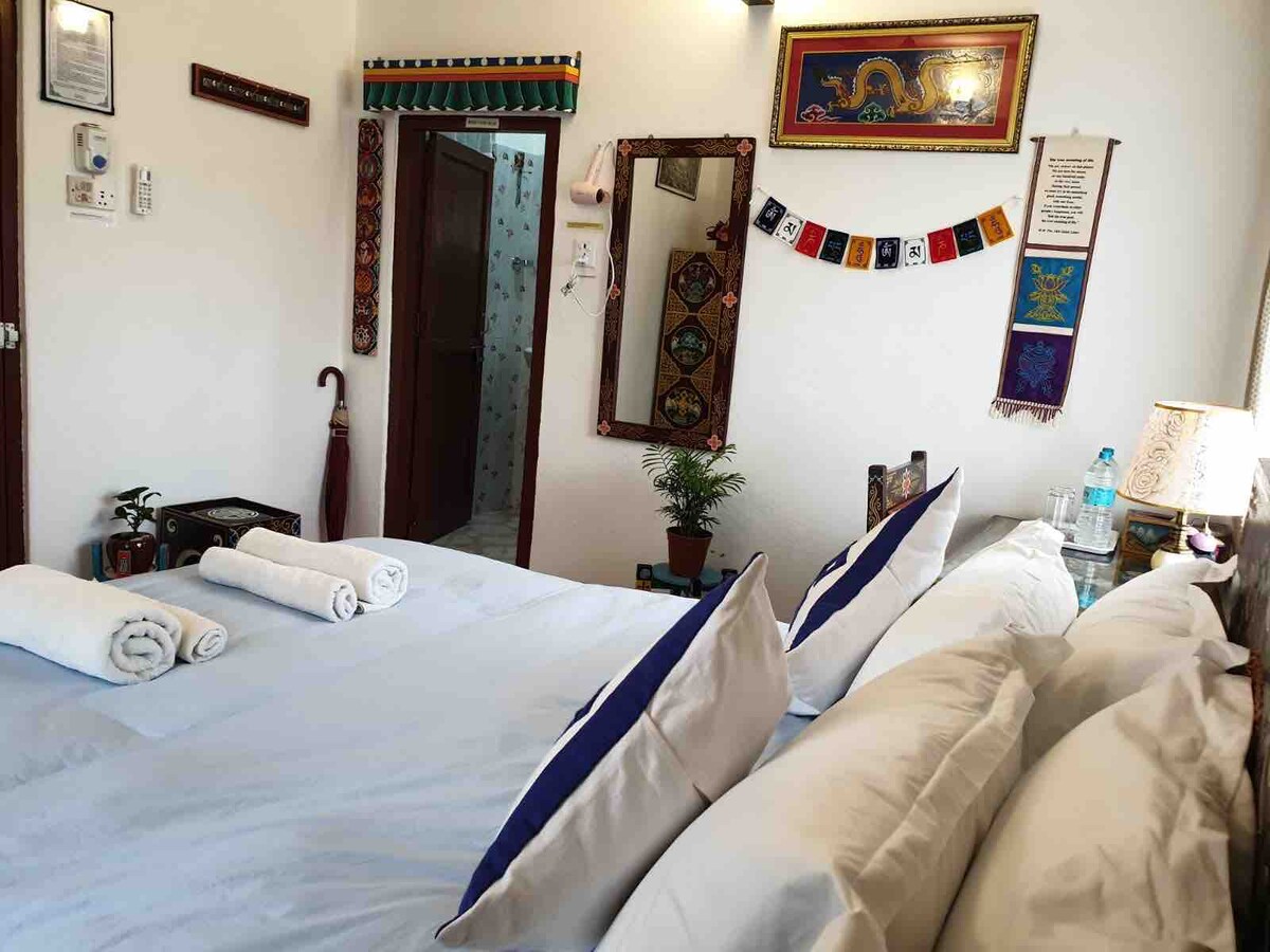Experience Authentic Tibetan Room — photo