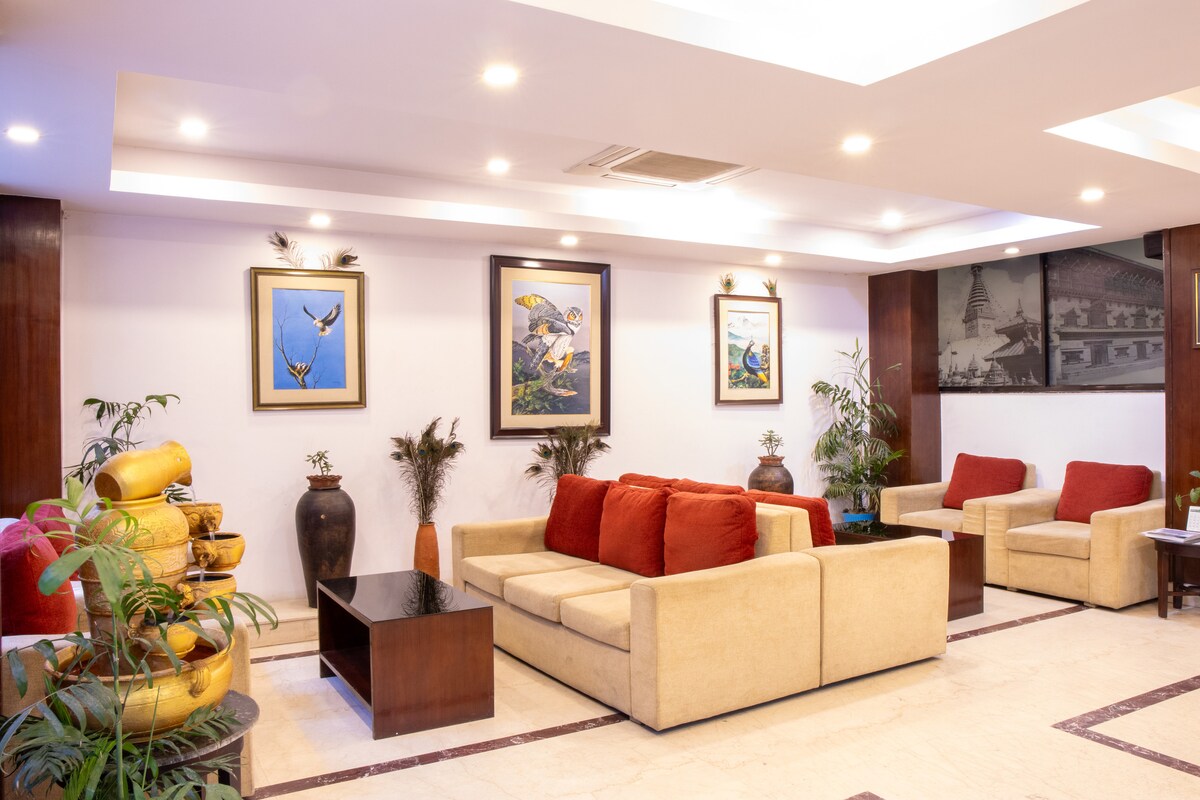 Private Double Deluxe Room at Hotel Monty's