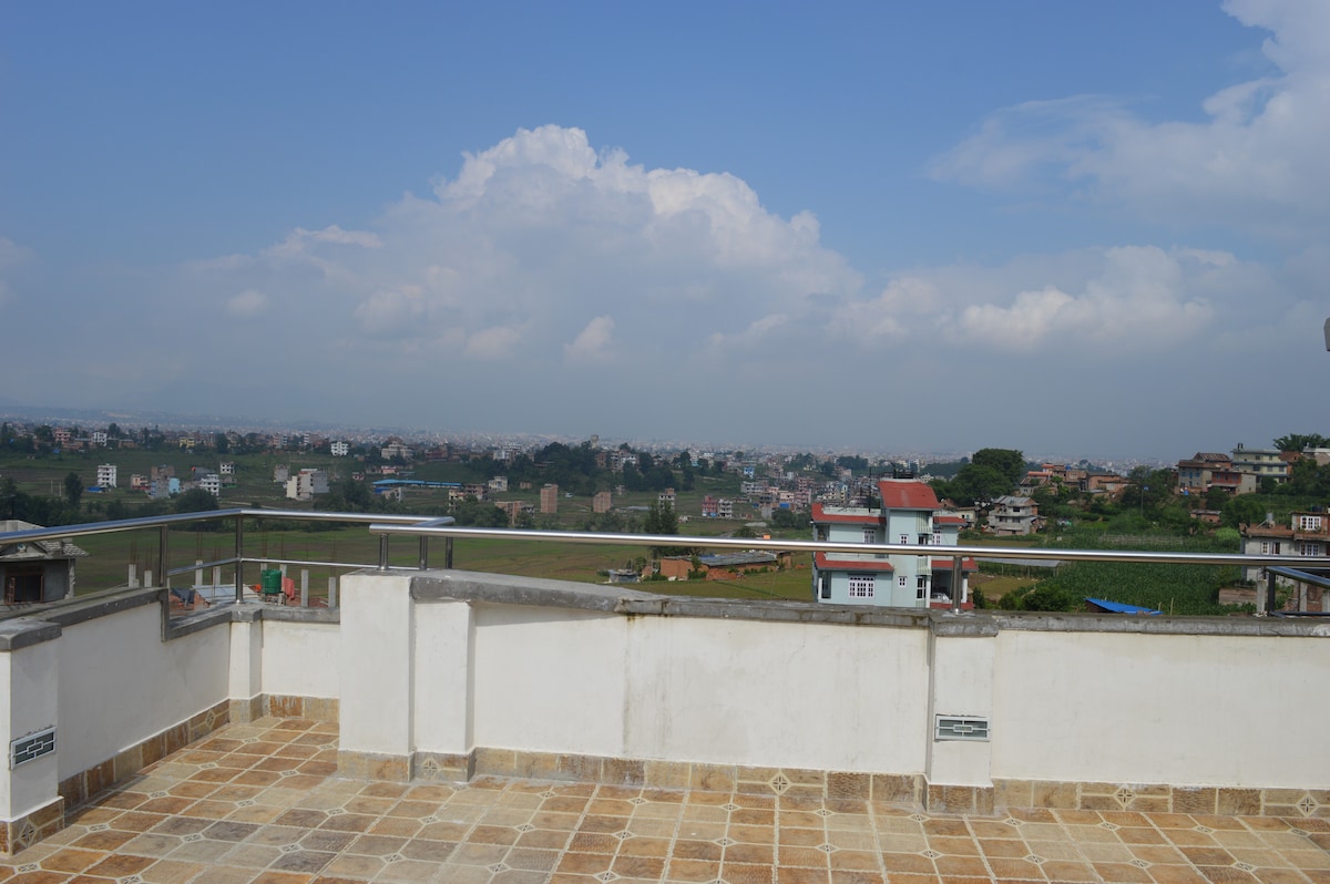 Kathmandu Heaven with bed and tipical Local b/f