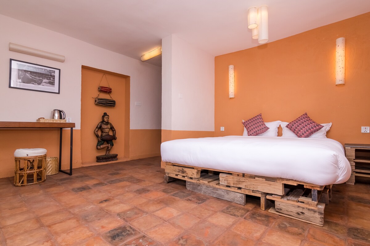 Madal Themed Room with Breakfast — photo