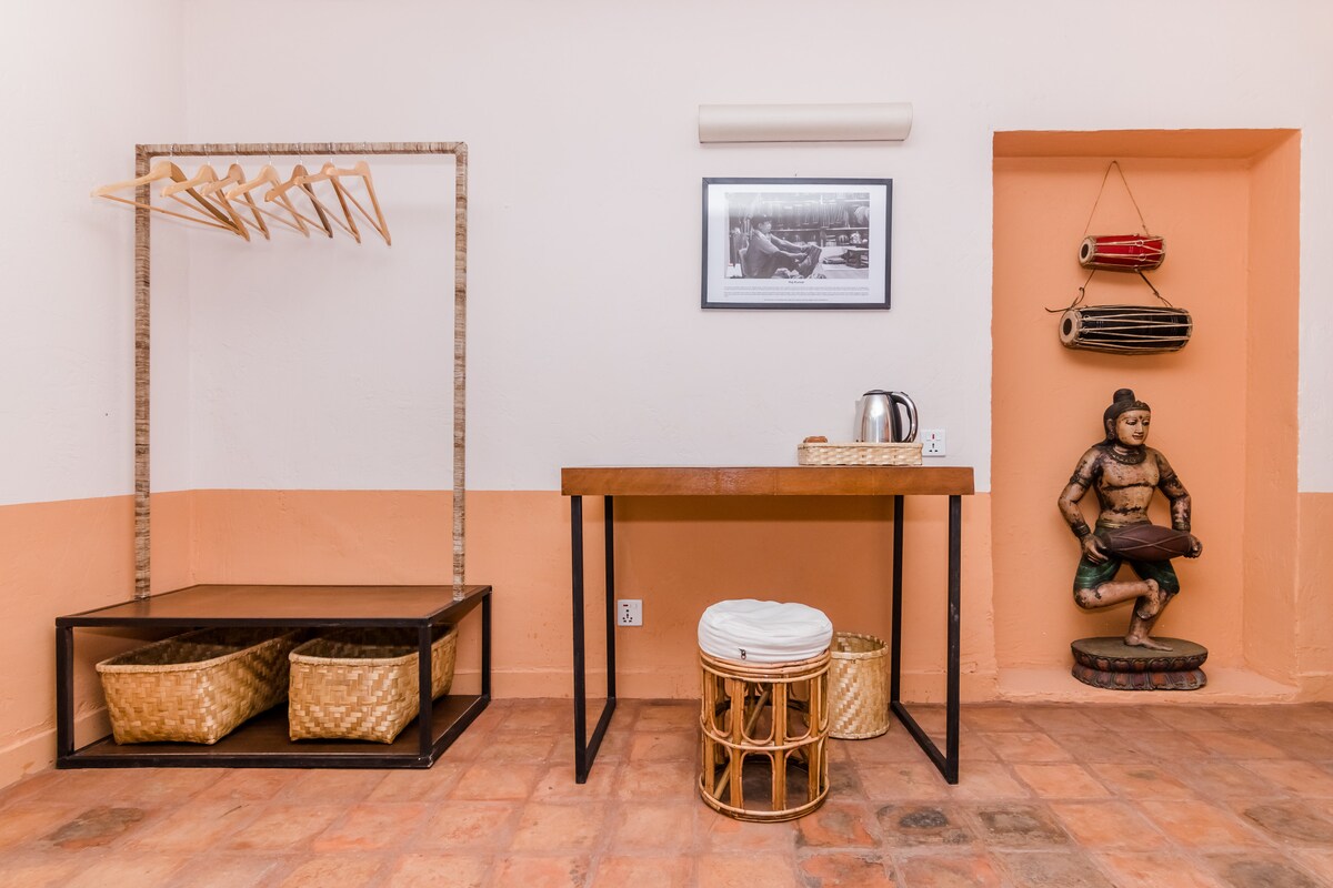 Madal Themed Room with Breakfast — photo