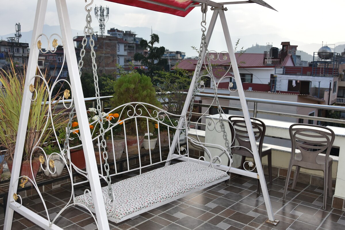 Authentic Nepali Home Stay | Mountain Garden View — photo