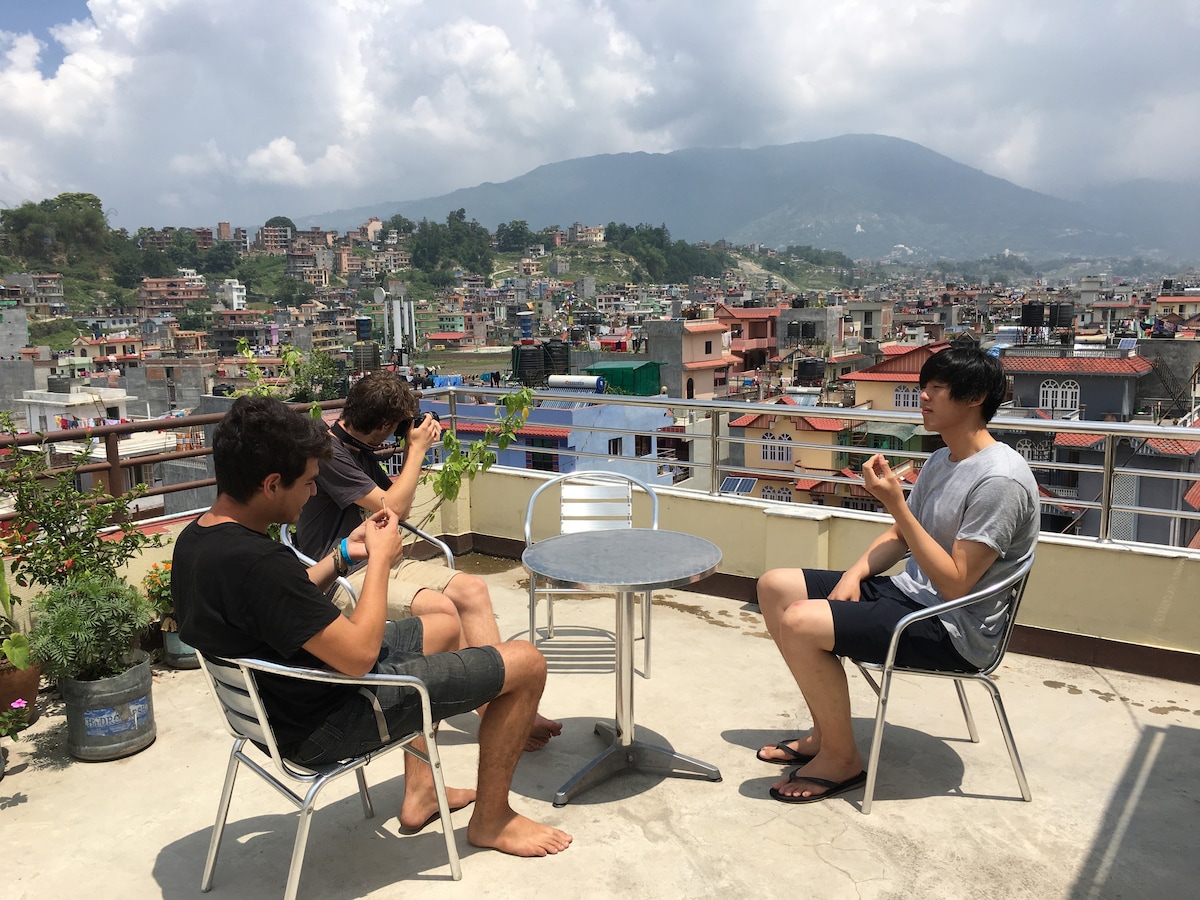 Sara's Backpackers Home — photo